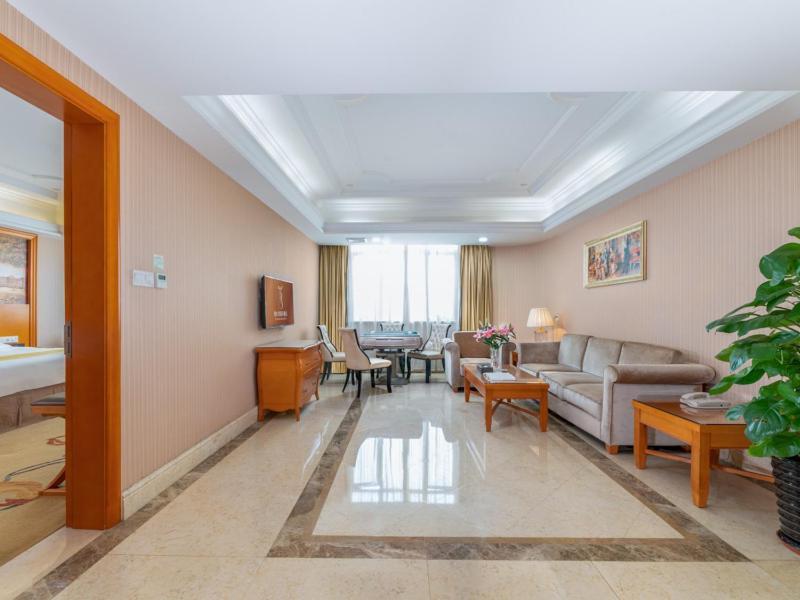 Vienna International Hotel Guigang Hecheng Road Exteriör bild